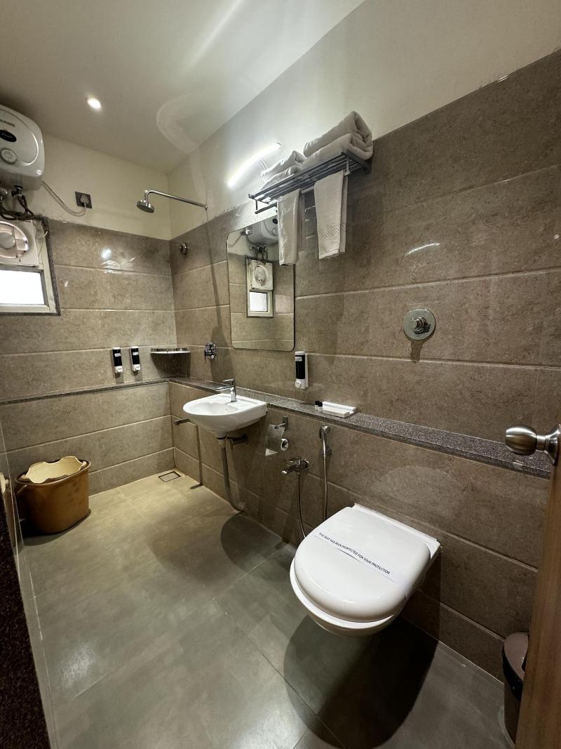 Vinnca Amba Suites image