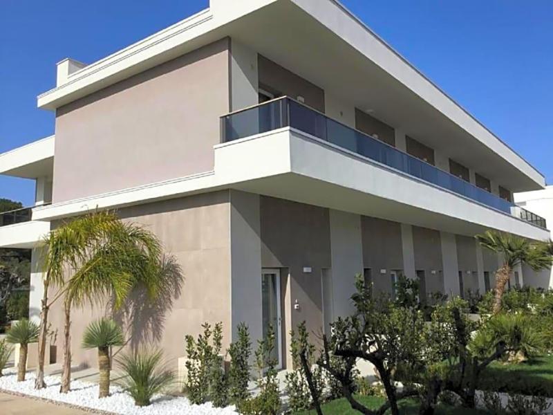 Salapia Salis Resort image