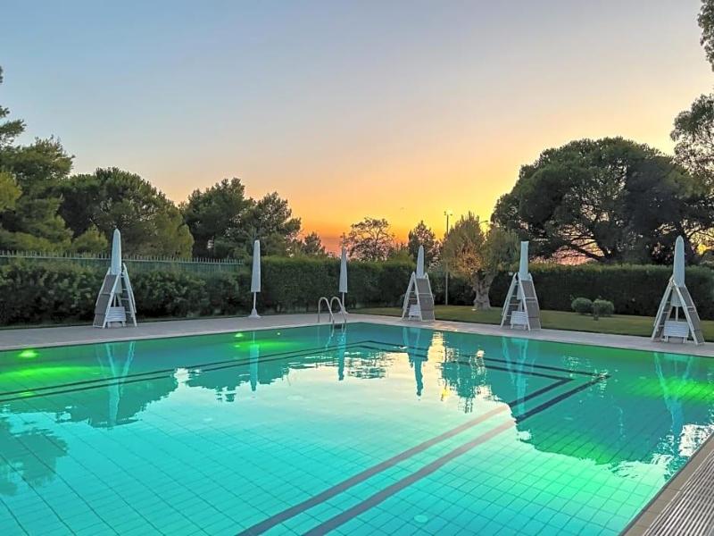Salapia Salis Resort image