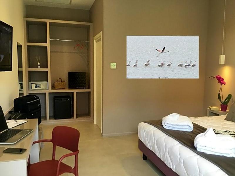 Salapia Salis Resort image