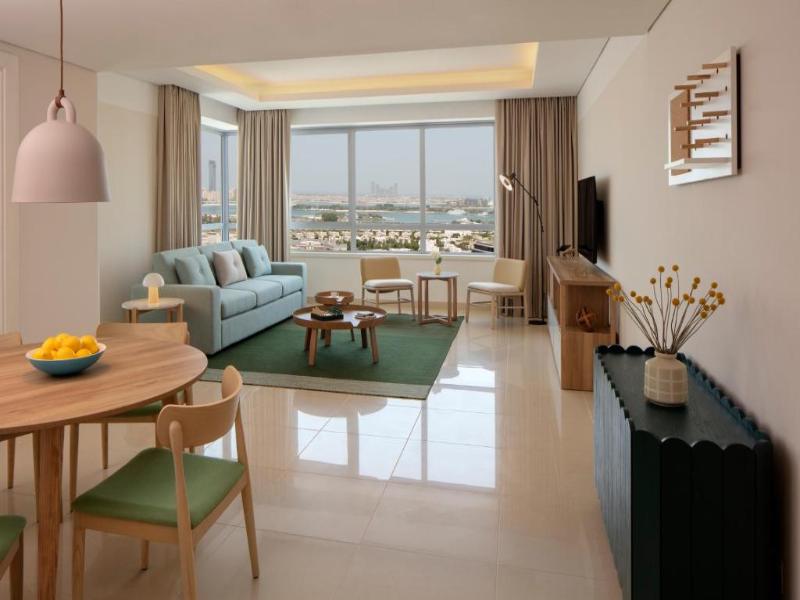 Staybridge Suites Dubai Internet City image