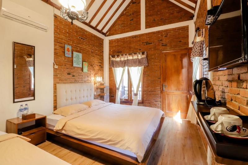 Omah Teras Bata Guesthouse image