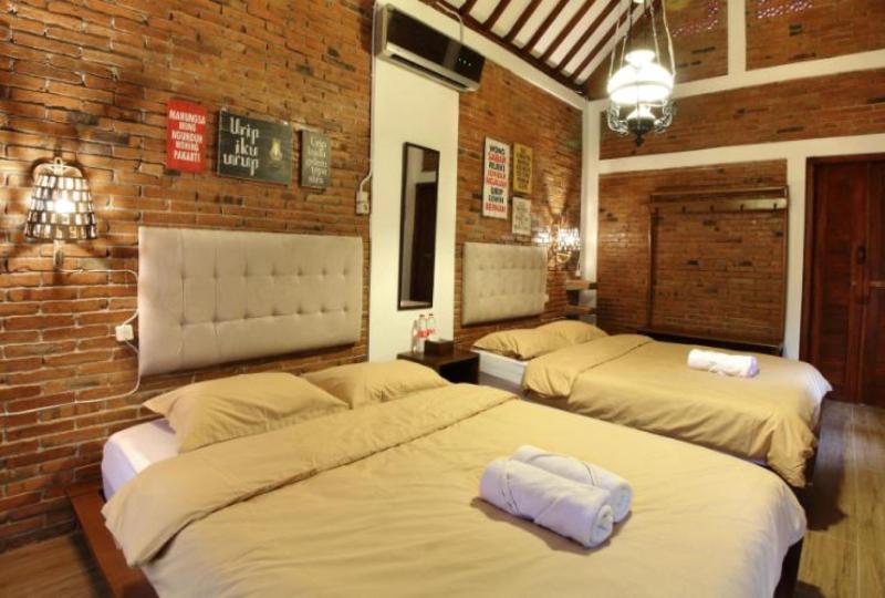 Omah Teras Bata Guesthouse image