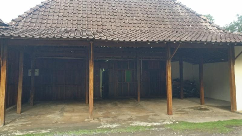 Homestay Mbah Mul by ZUZU