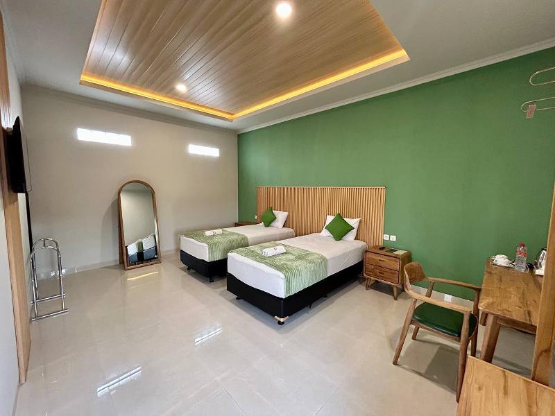 Hotel Perdana by ZUZU image