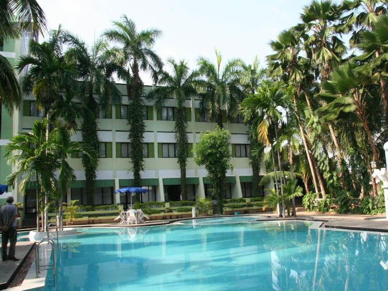 Hotel Parisutham — general view