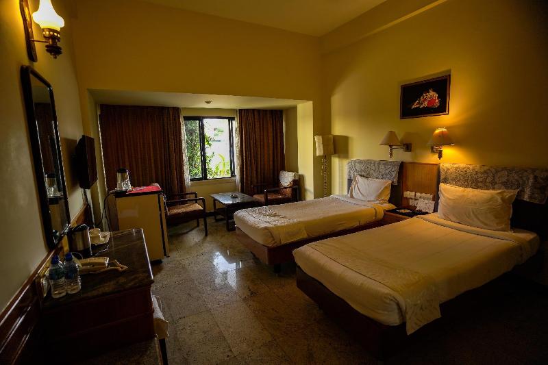 Hotel Parisutham