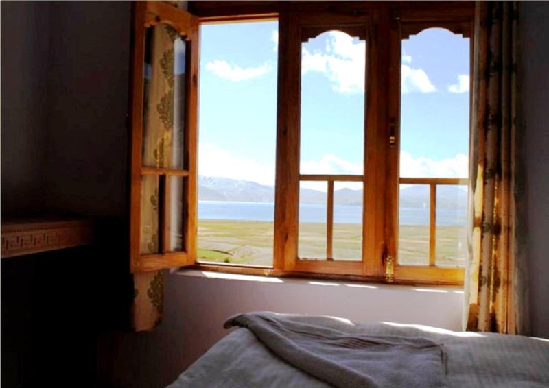 Tsomoriri Hotel Lake View