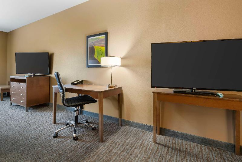Best Western Plus Jefferson image