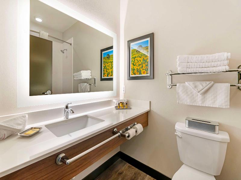 Best Western Plus Jefferson image