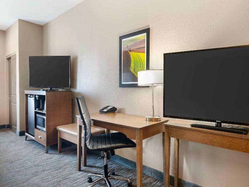 Best Western Plus Jefferson image