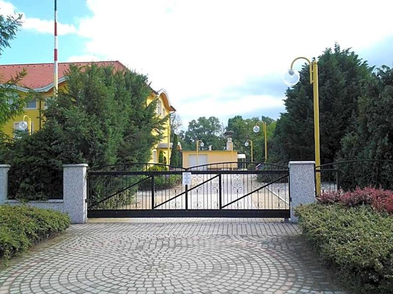 Leier Business Hotel image