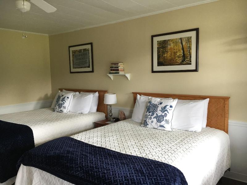 Highland Lake Resort image