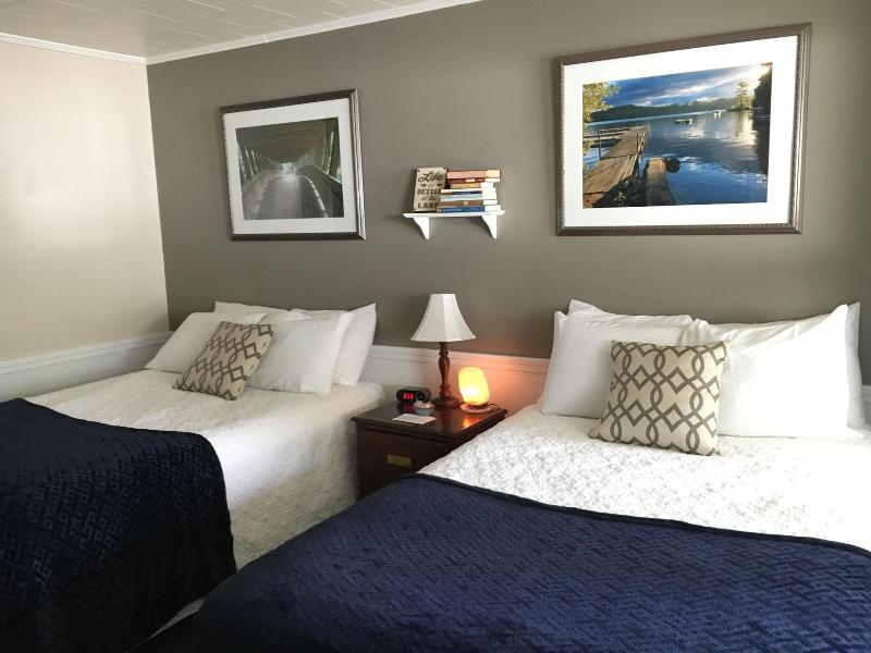 Highland Lake Resort image