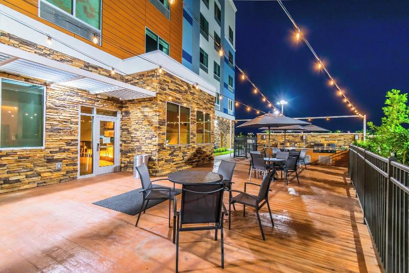 Fairfield Inn & Suites by Marriott Houston League  image