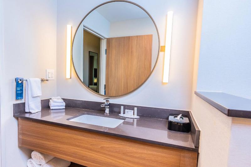 Fairfield Inn & Suites by Marriott Houston League  image