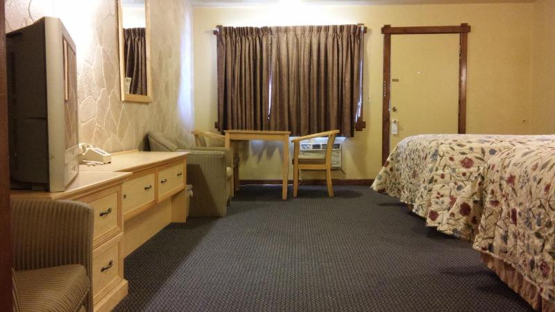 Budget Host Longhorn Motel - Image 2