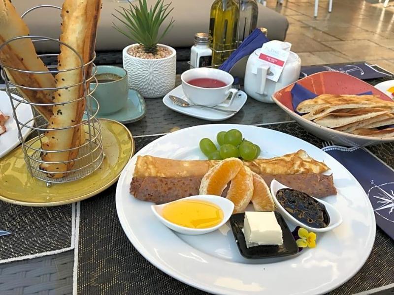 Hotel Edma image