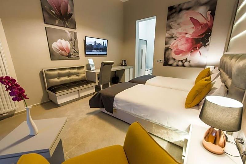 Hotel Edma image
