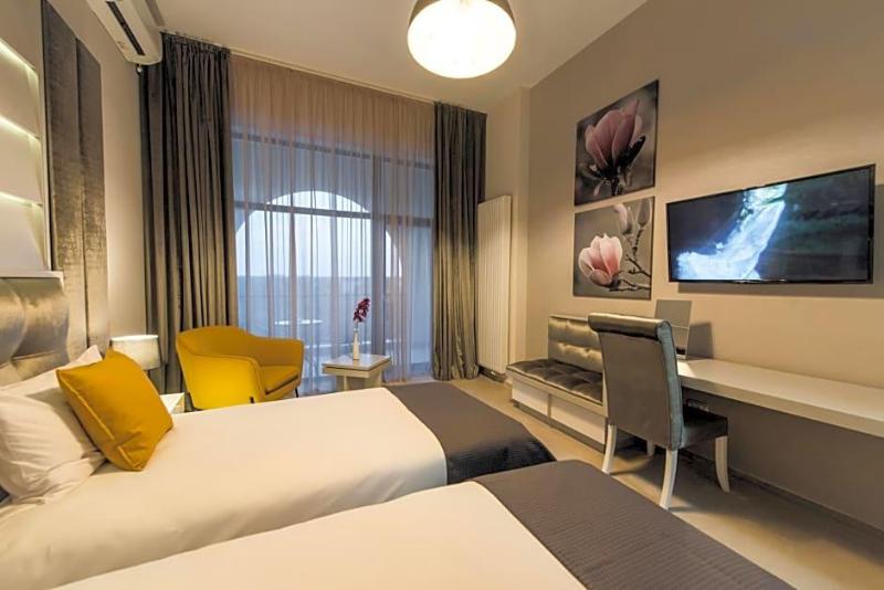 Hotel Edma image