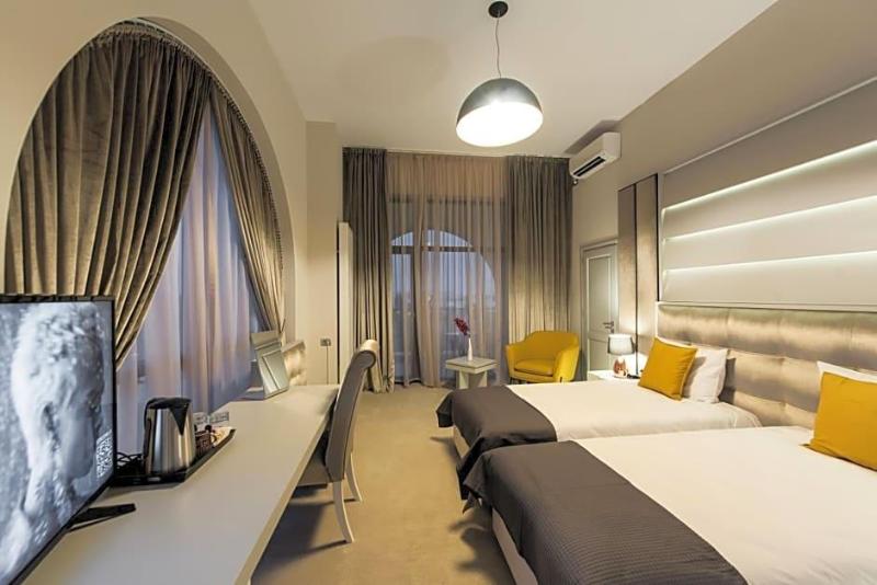 Hotel Edma image