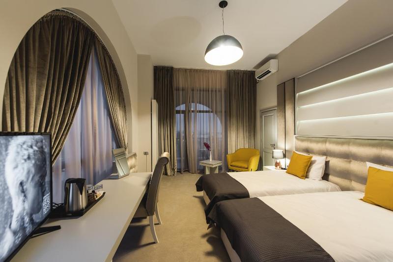 Hotel Edma image