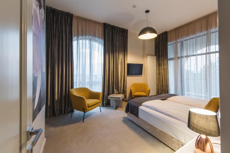 Hotel Edma image