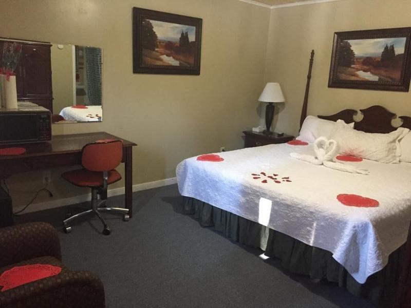 Fiesta City Motel image