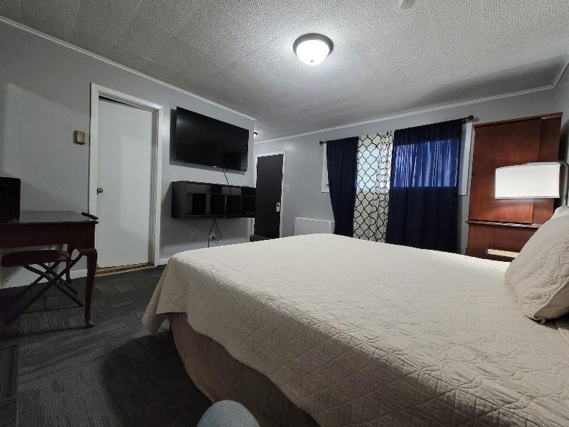 Fiesta City Motel image