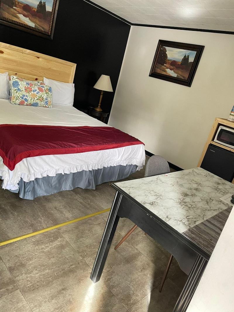 Fiesta City Motel image