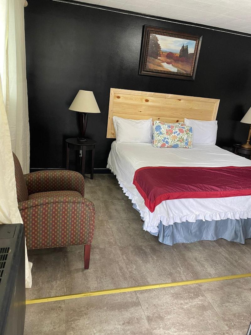Fiesta City Motel image