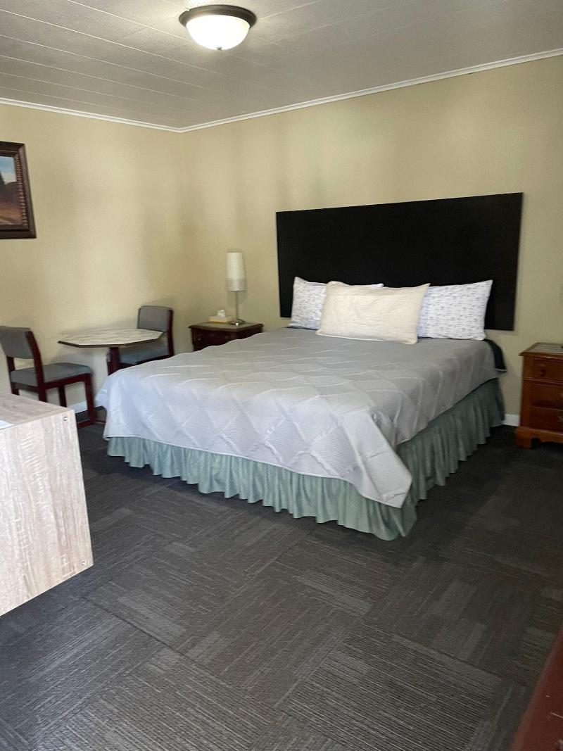 Fiesta City Motel image