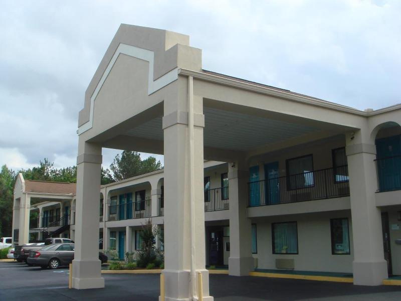 Key West Inn - Roanoke image