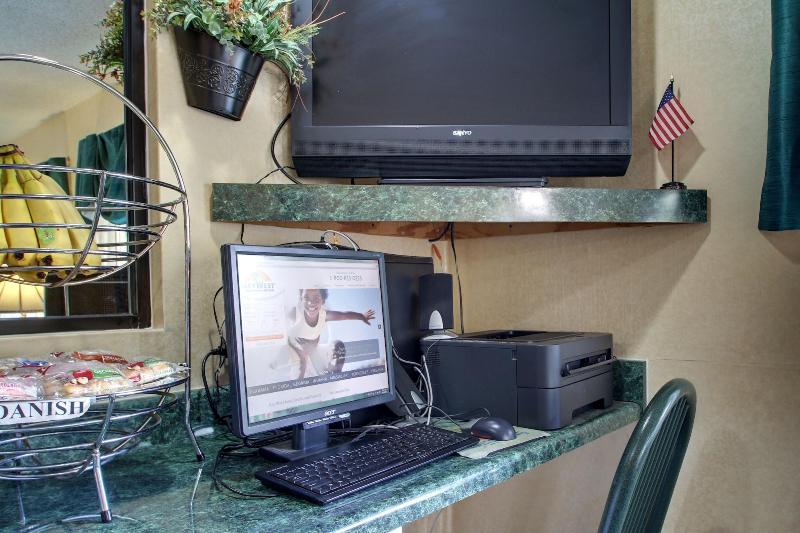 Key West Inn - Roanoke image