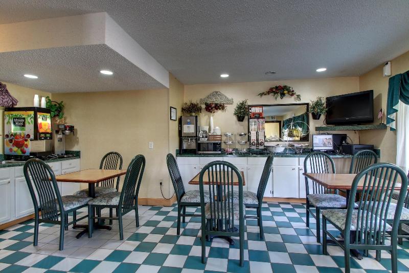 Key West Inn - Roanoke image 5