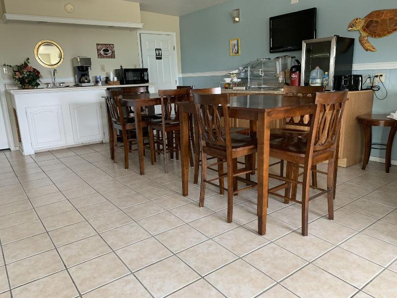American Inn And Suites image