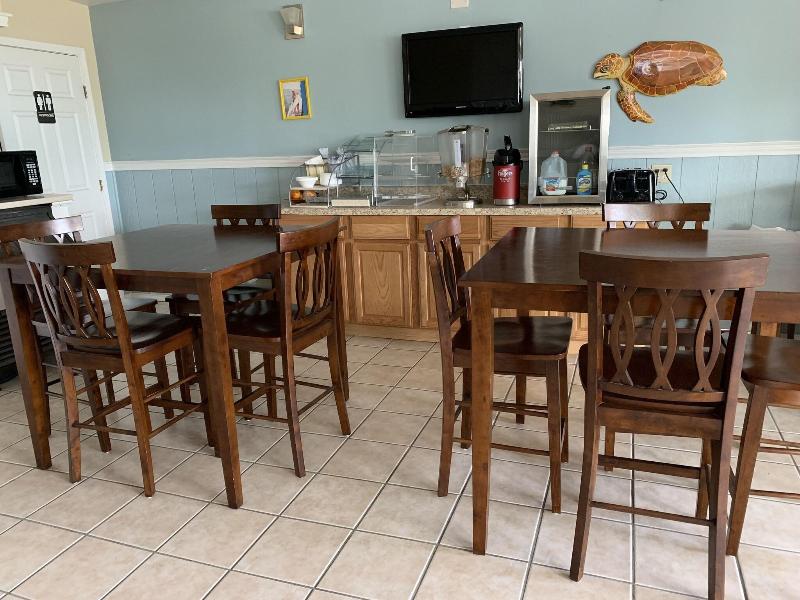 American Inn And Suites image