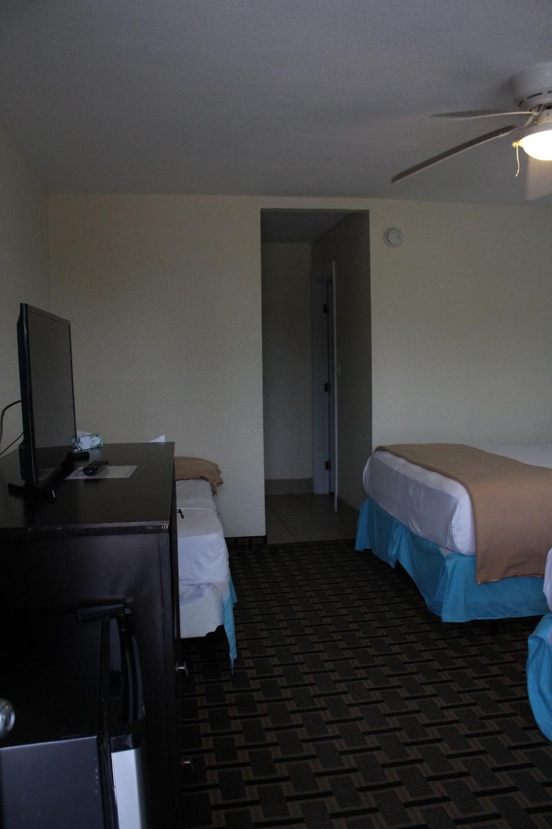 American Inn And Suites image