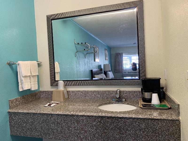 American Inn And Suites image