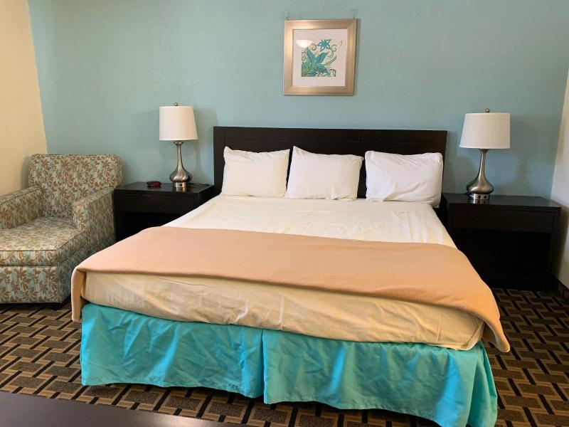 American Inn And Suites image