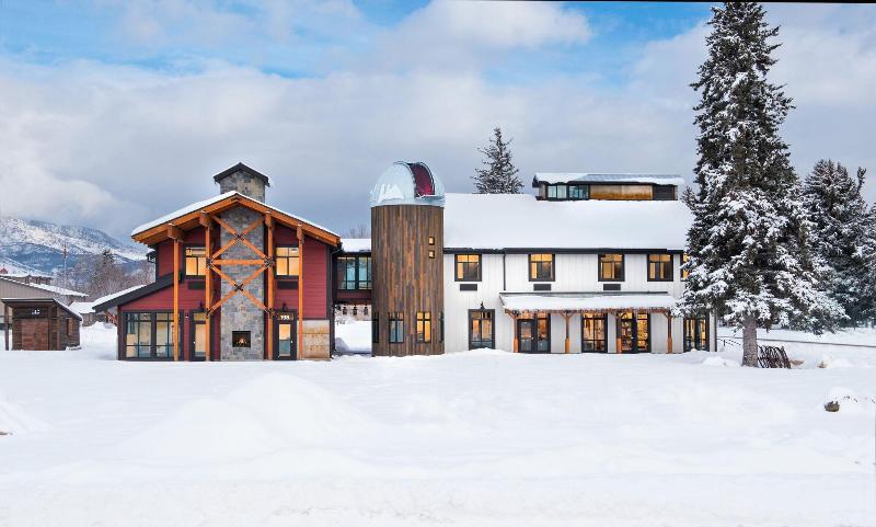 Compass Rose Lodge image