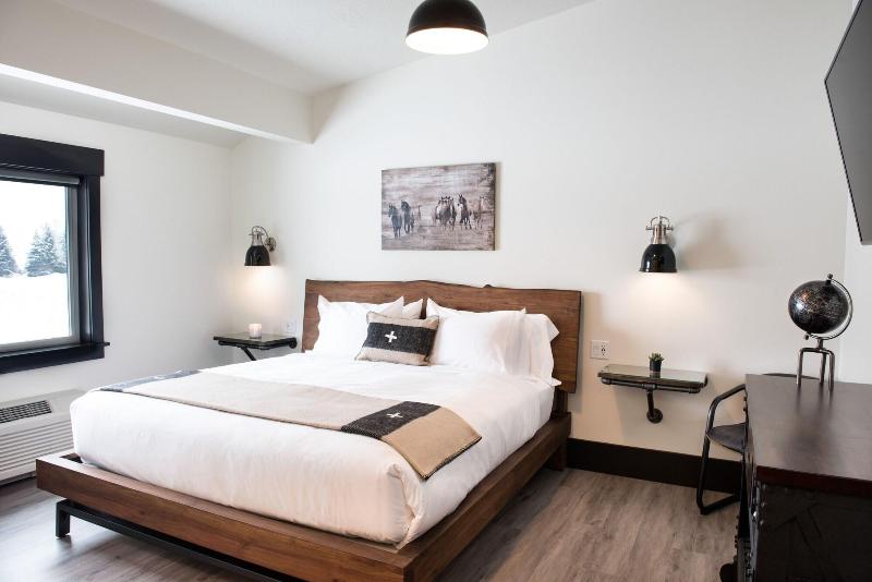 Compass Rose Lodge image