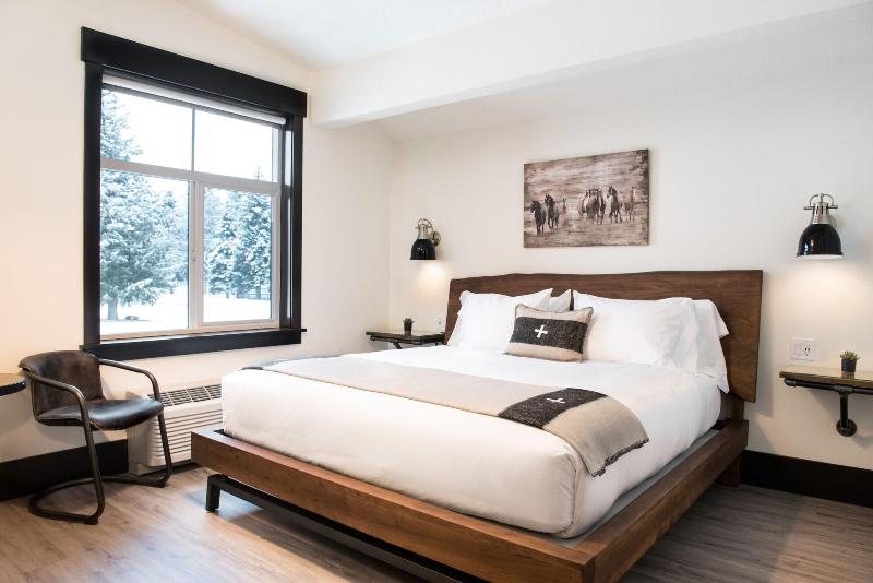 Compass Rose Lodge image