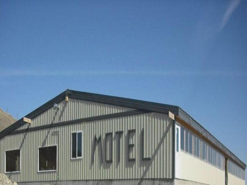 Hooks Hideaway Motel
