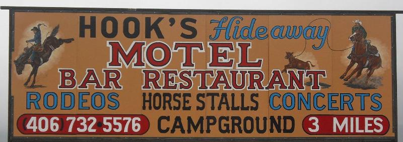 Hooks Hideaway Motel image 1