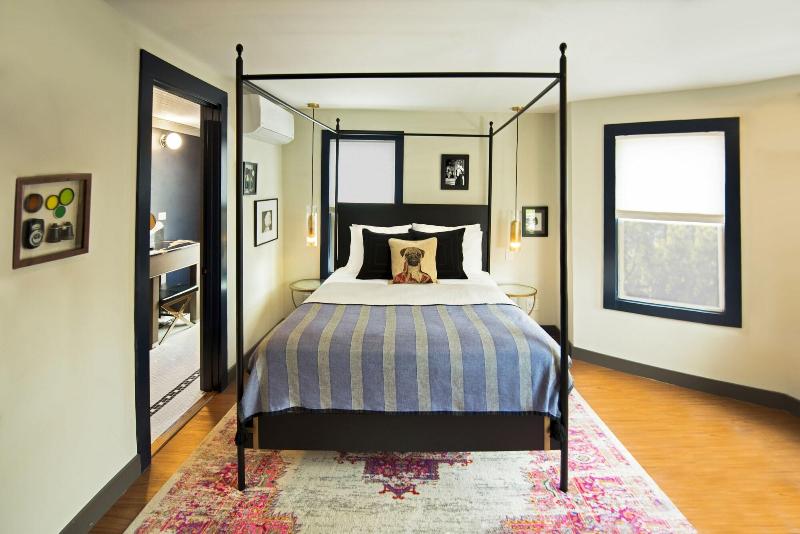 Hotel Ginger image