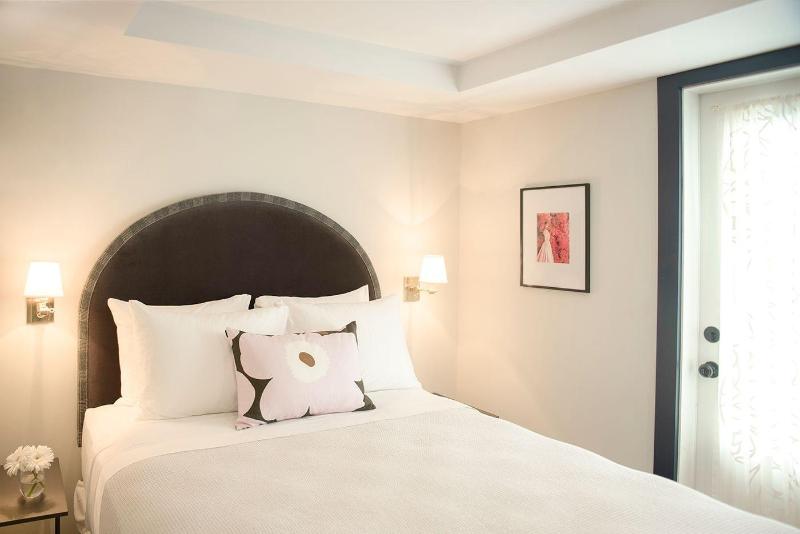 Hotel Ginger image
