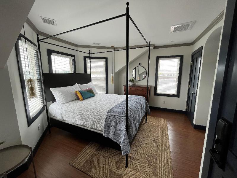 Hotel Ginger image