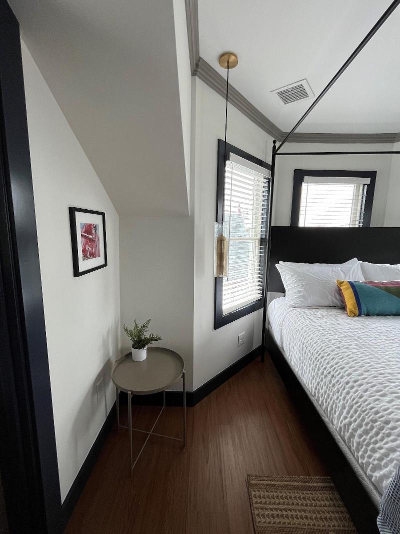 Hotel Ginger image