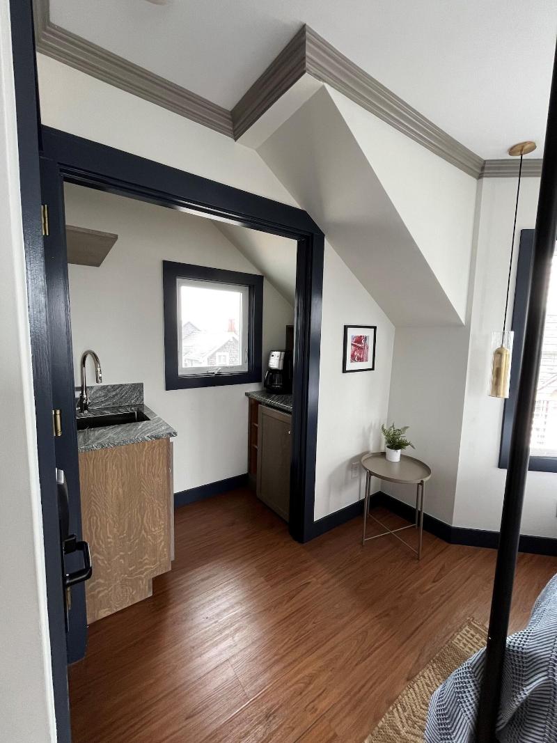Hotel Ginger image